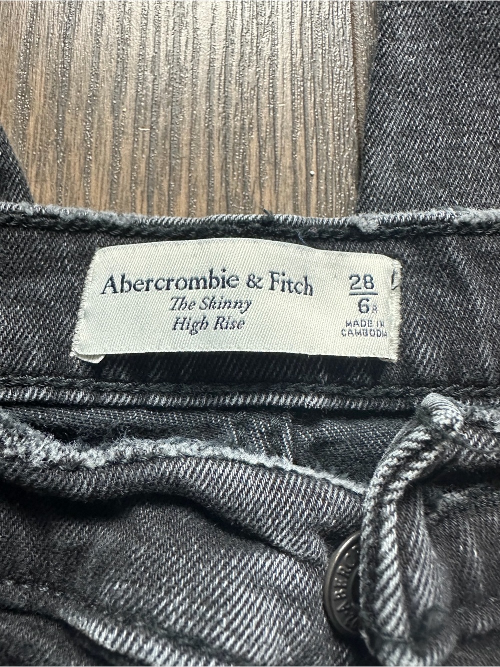 Abercrombie & Fitch Women's Skinny Black Frayed Hem Jeans - Picture 4 of 4